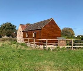2 bedroom detached bungalow to rent - Photo 2