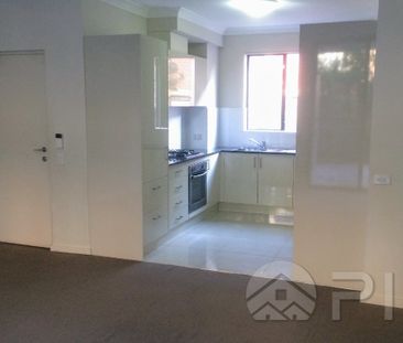 Spacious Two Bedroom Apartment With large Outdoor Area - Photo 2