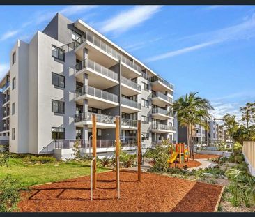 3 BEDROOM UNIT IN THE HEART OF WENTWORTHVILLE !! - Photo 3