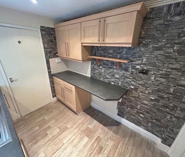 2 bedroom terraced house to rent - Photo 4