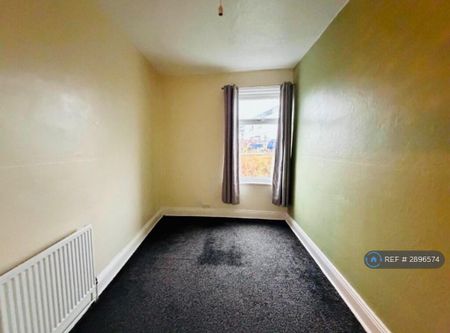 3 bedroom terraced house to rent - Photo 2