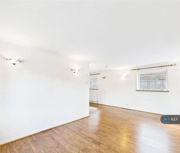 4 bedroom bungalow to rent - Photo 2