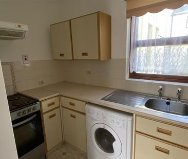 Linton - Photo 2
