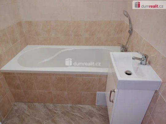 Pronájem zrekonstruovaného bytu 3+1/L, ul. U Tvrze, Děčín - Photo 1