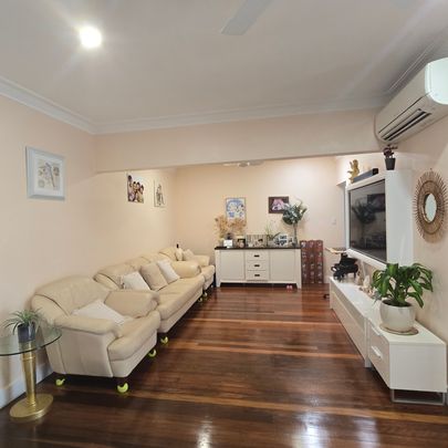 Wavell Heights - Photo 1