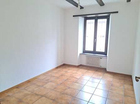 4 room apartment of 100 m2located on the 2nd floor without elevator - Photo 4