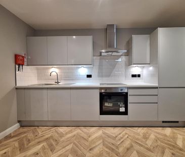 Spur Road, London N15 - Photo 3