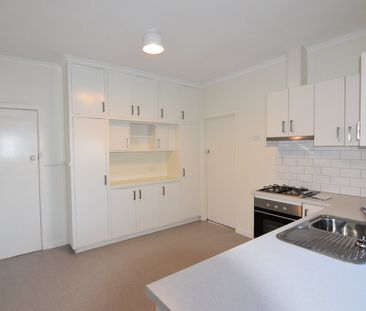 FAMILY HOME IN GREAT LOCATION - Photo 5