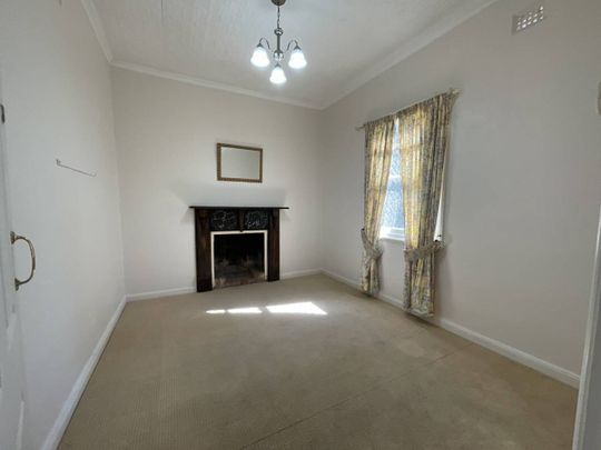 CHARMING THREE BEDROOM HOUSE IN WEST TAMWORTH - Photo 1