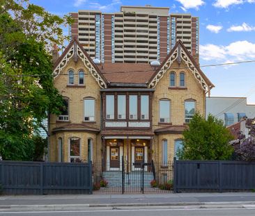 Grand Two Storey Apartment - Photo 2