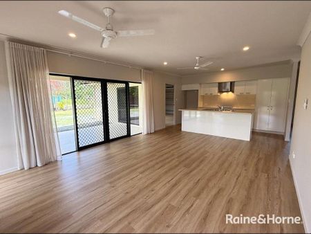 3 bedroom 2 bathroom unfurnished home in Cassowary - Photo 2