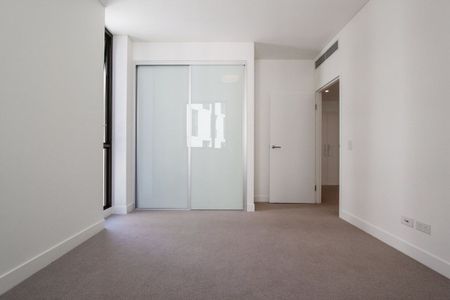 Close to USYD, Huge Two Bedder with Garden Views In Harold Park!!! - Photo 4
