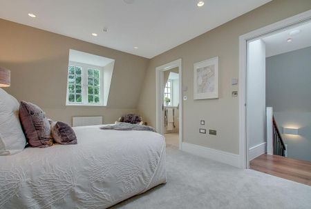 3 bedroom mews to rent - Photo 4