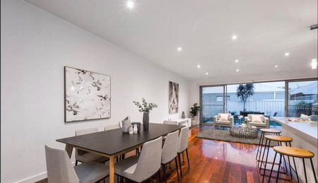 Register to Inspect // Spacious Four Bedroom Home in the heart of South Kingsville - Photo 3