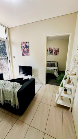 1 bed 1 bath-11【HSA104】 - Photo 2