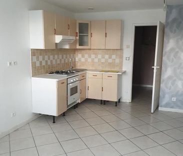 PROVIN, centre-ville, T2 à 540 euros - Photo 1