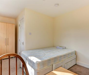 6 bedroom house to rent - Photo 3