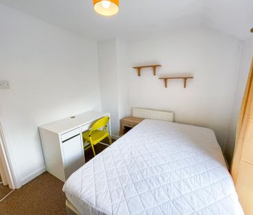 2 bedroom end of terrace house to rent - Photo 6