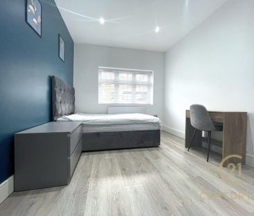 1 bedroom in a house share to rent - Photo 2