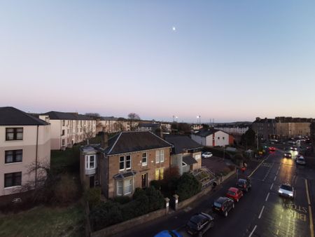 180 Strathmartine Road, Coldside, Dundee - Photo 2