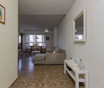 Bright single room on Serpis Street - Photo 4