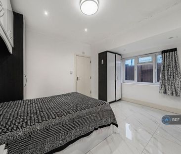 4 bedroom bungalow to rent - Photo 6