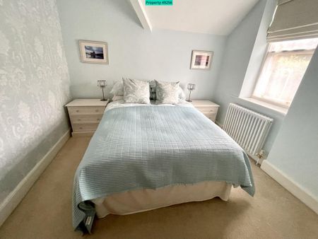 4 bedroom semi-detached house to rent - Photo 4