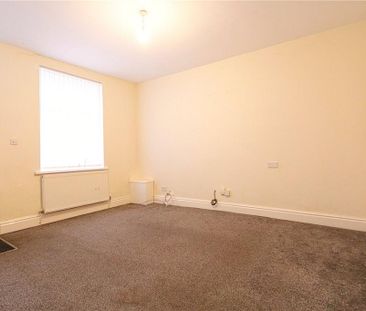 2 bedroom end of terrace house to rent - Photo 3