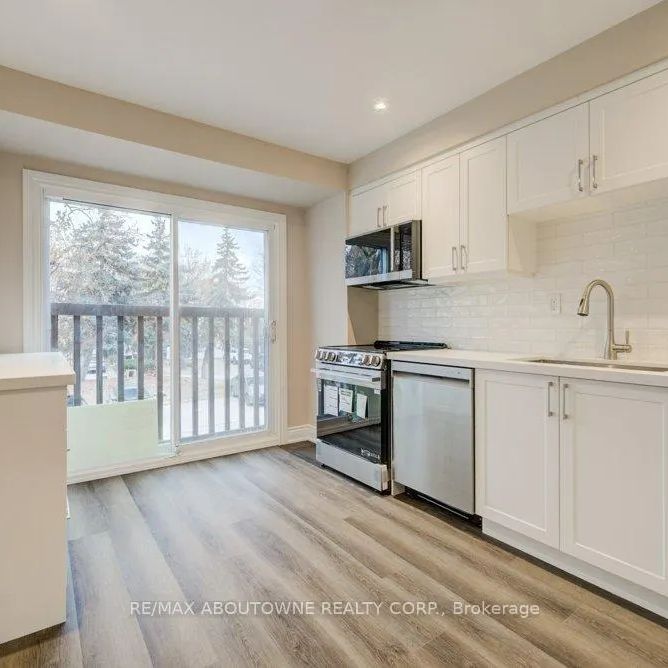 13 NORMANDY PLACE - Photo 1