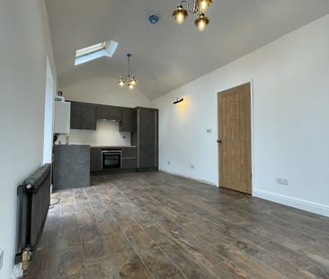 2 bed Detached Bungalow in Eldon Villas 13 Eldon Road, Walthamstow,... - Photo 1