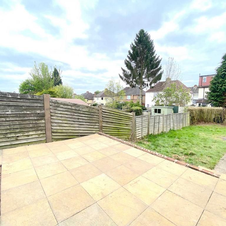 3 bedroom semi-detached house to rent - Photo 1