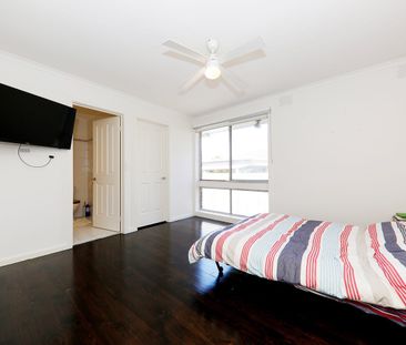 Title Superbly Located, Ideal for a growing family!! - Photo 3
