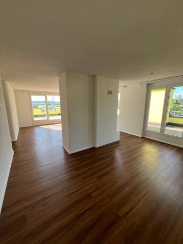Grosszügige 4.5-Zimmer-Dachwohnung mit Riesenterrasse - Photo 5
