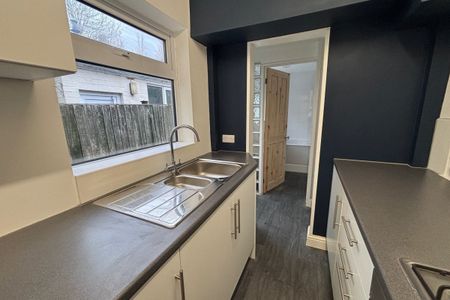 Gladys Road, SMETHWICK - Photo 2