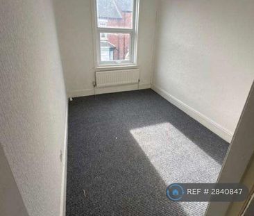 2 bedroom maisonette to rent - Photo 1