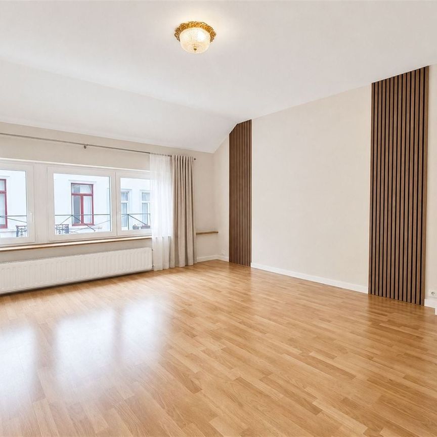 Huis te huur in Sint-Gillis voor € 1.700 met 2 slaapkamers - Photo 1