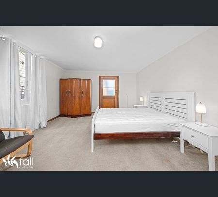 8A Summerhill Road, West Hobart, Tas 7000 - Photo 3