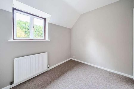 Cheltenham Road, Cirencester, Gloucestershire, GL7 - Photo 4