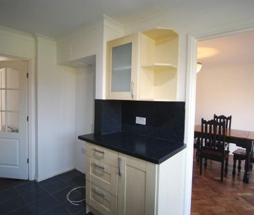 4 bedroom semi-detached house to rent - Photo 4