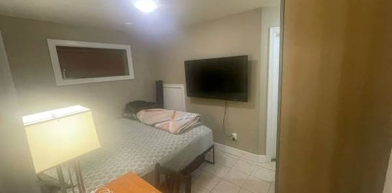 1 Bed 1 Bath - Photo 2