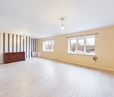 2 bedroom Maisonette to rent - Photo 2