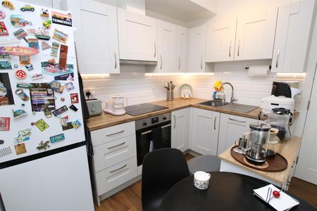 1 bed Flat for let - Photo 3