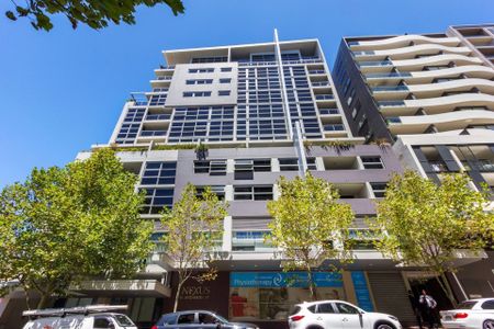 Spacious Living in Premier Location - Photo 4