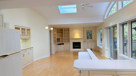 For Lease - 117 Watson Avenue, Oakville, Ontario - Photo 3