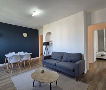 Location Appartement 4 pièces 77m² TROYES 10000 - Photo 2