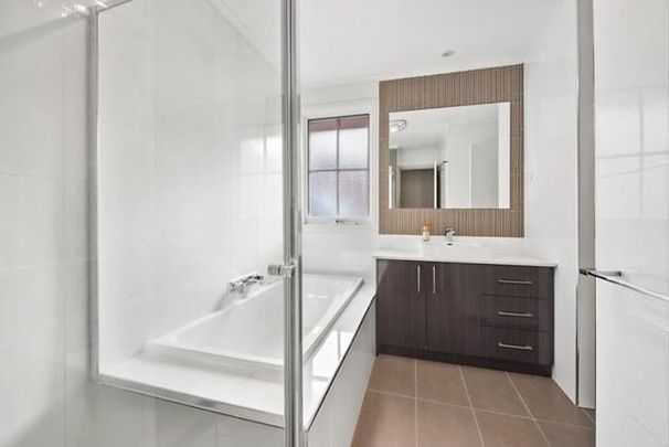 1/4 Arden Crescent, Rosanna VIC 3084 - Photo 1