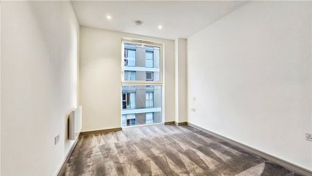 Eden Grove, Staines-upon-Thames, Surrey, TW18 4ZT - Photo 4