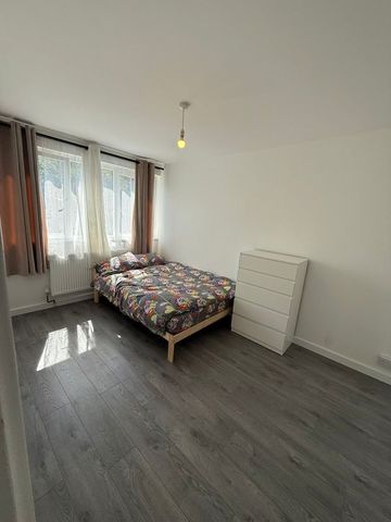 Room in a Shared Flat, Smythe St, E14 - Photo 3