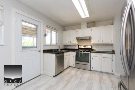 15167 108 Avenue, Surrey (Upstairs) - Photo 5