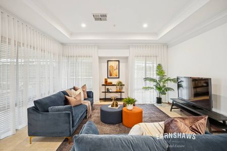 Big and Beautiful - UNFURNISHED - Photo 3